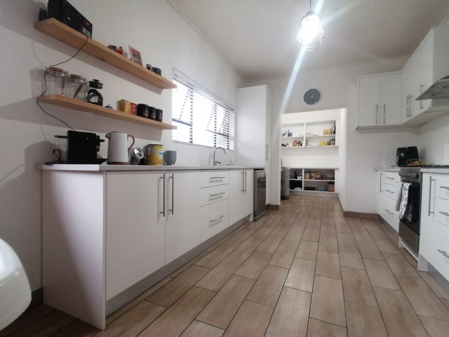 3 Bedroom Property for Sale in Peerless Park Western Cape
